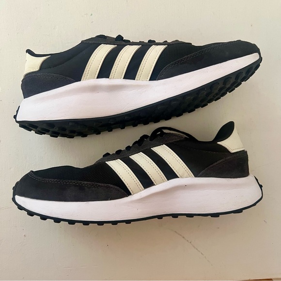 Adidas | Black White Stripes 70s Run M 7.5/ W 9.5 - Picture 4 of 10